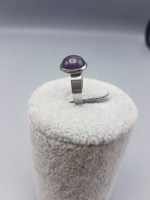 ANELLO DI AMETISTA TONDO VIOLA in argento.