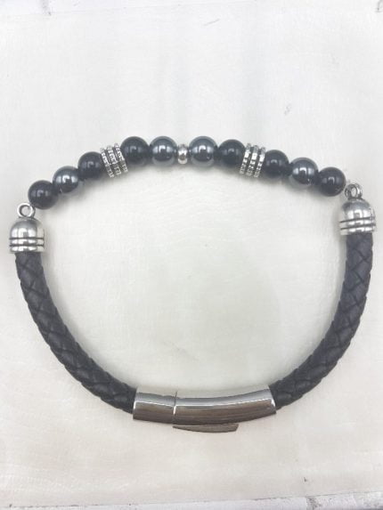 A BRACCIALE UOMO CON ONICE NERA ED EMATITE CON CORDINO IN CUOIO con fermaglio in argento.