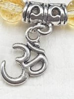 A CITRINE QUARTZ BRACELET WITH PENDANT Bracelet OM.
