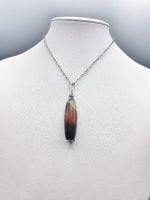 A CIONDOLO DI AGATA Collana STRIATA MULTICOLOR con perla in vetro STRIATA MULTICOLOR.