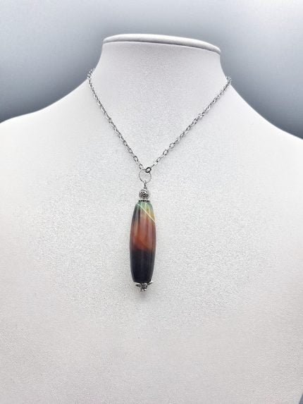 AGATE PENDANT MULTICOLOR STRIPED necklace with MULTICOLOR STRIATED glass pearl.