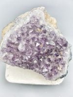 A 16 CM AMETHYST DRAUSE on a 16 cm white surface.