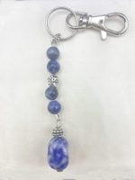 A PORTACHIAVI CON SODALITE con grani in argento.