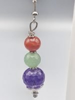 Coppia di ORECCHINI AMETISTA, AVVENTURINA VERDE E CORNIOLA con perline viola e verdi.