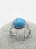 Un anello ANELLO CON TURCHESE.