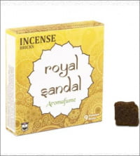 Una confezione di Aromafume mattoncini di incenso Royal Sandal.